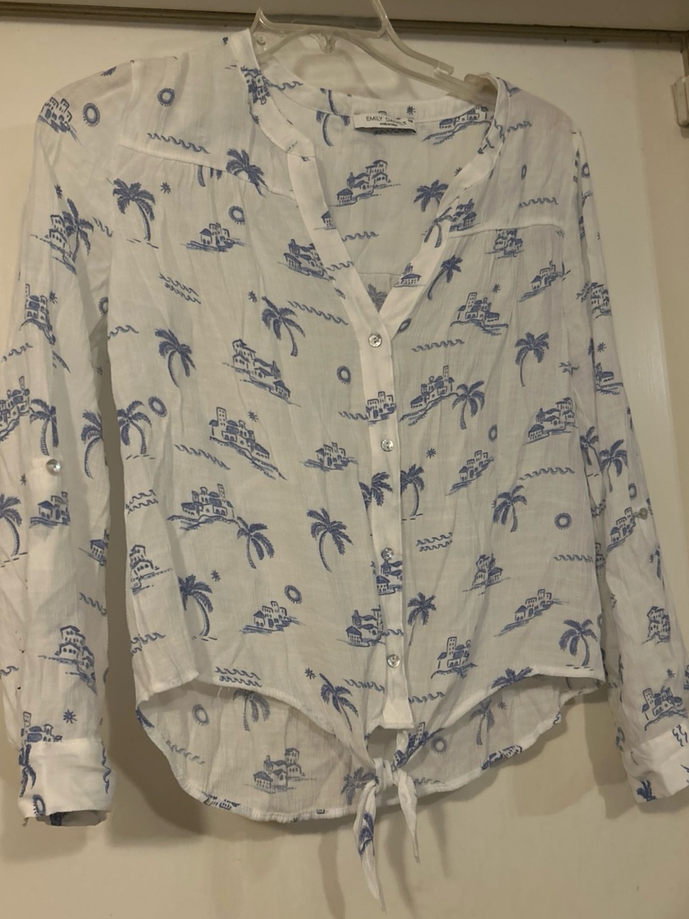 Emory Park White & Blue Island-Print Tie-Hem Blouse